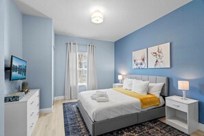 4 bedrooms, iron/ironing board, Internet, bed sheets