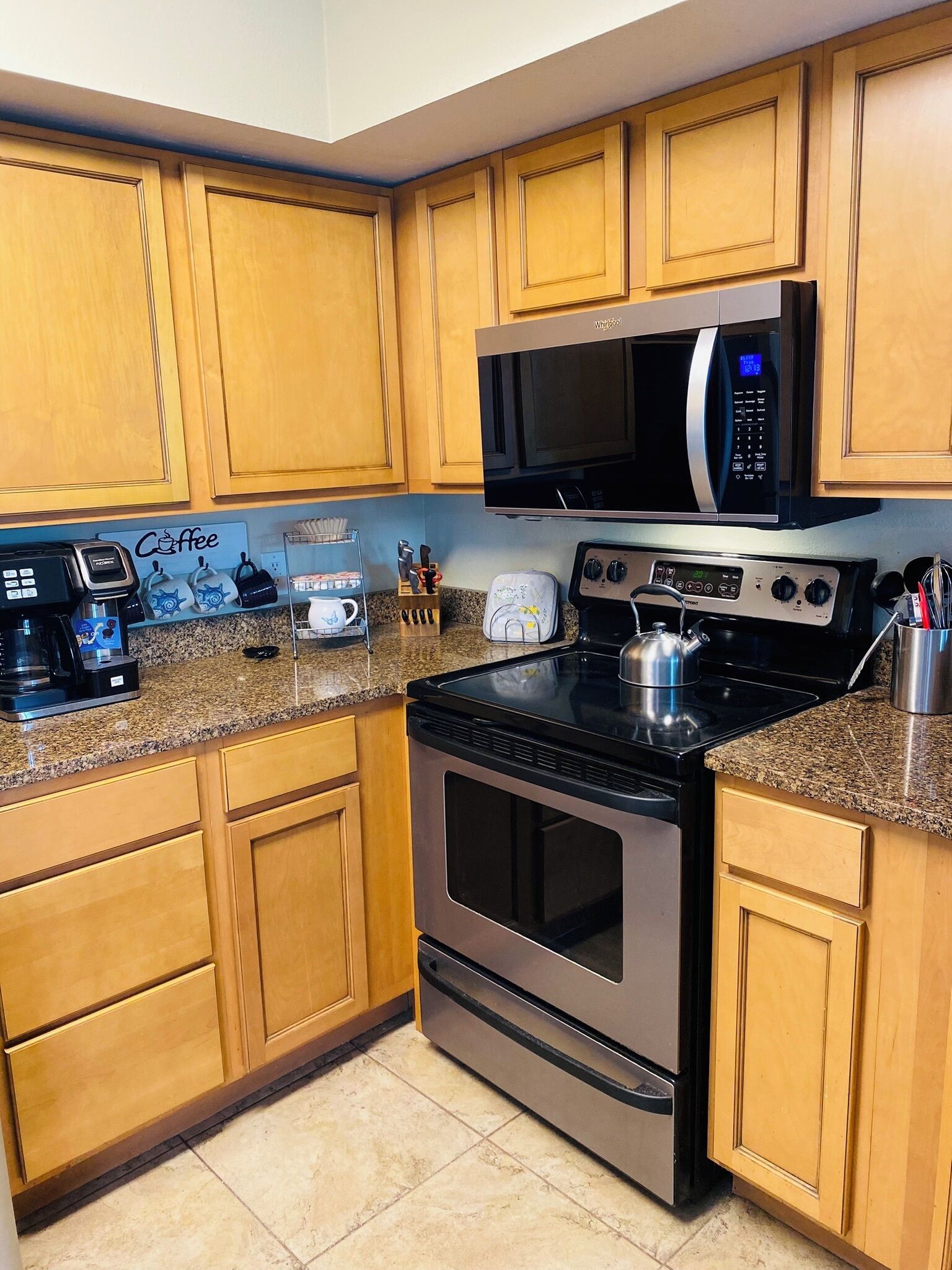 Mikrowelle, Ofen, Herdplatte, Geschirrspüler