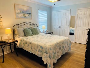 2 soverom, strykejern/-brett, wi-fi og sengetøy