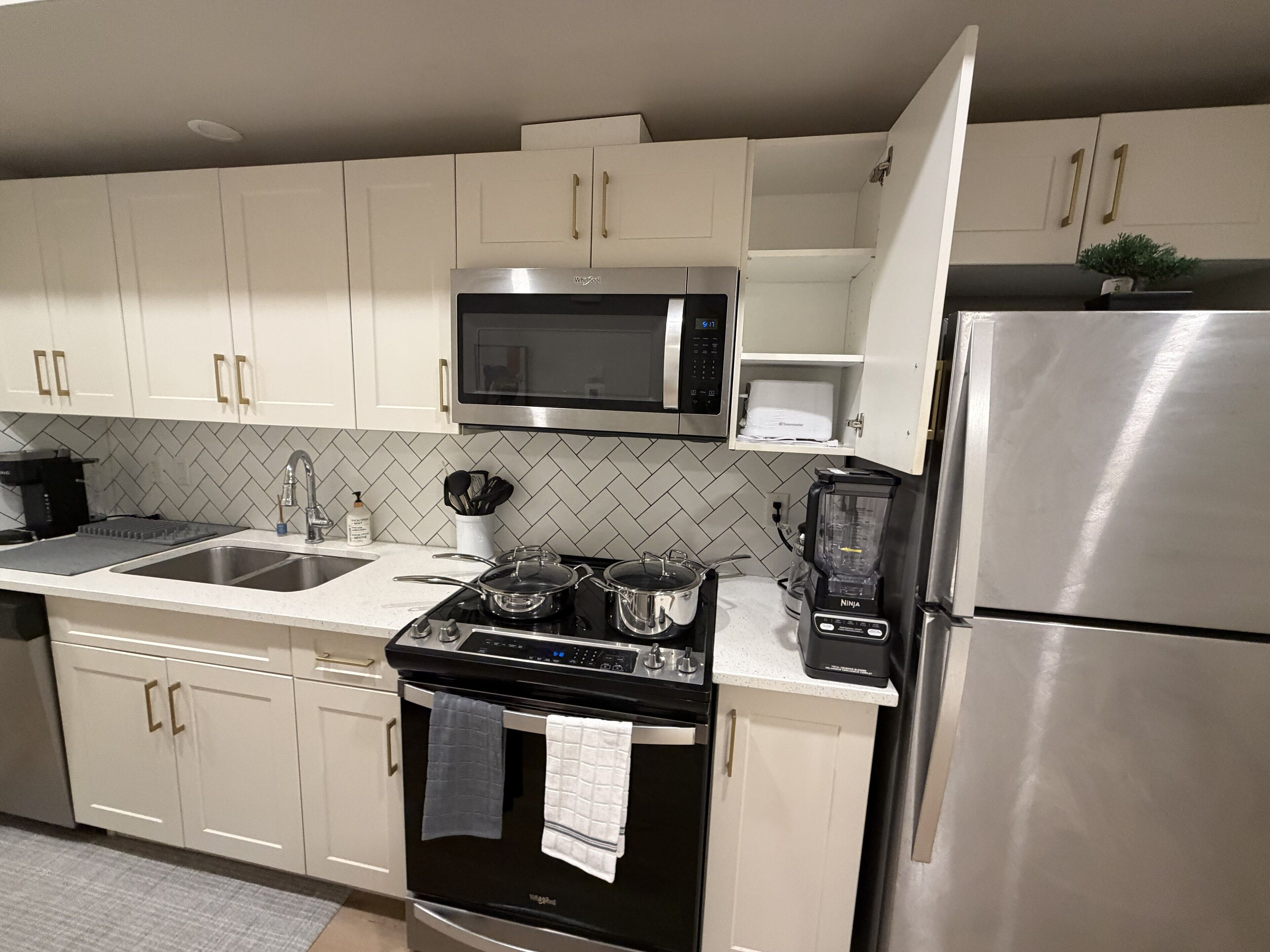 Microwave, oven, stovetop, dishwasher