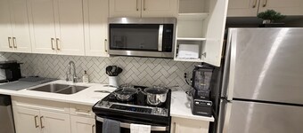 Cozy Basement Suite in Mahogany