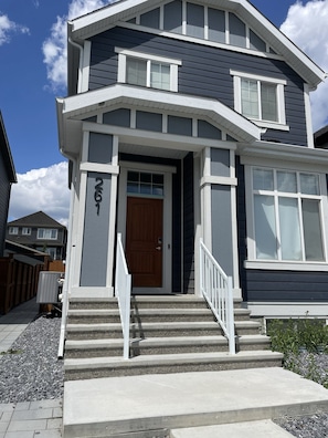 تفاصيل الفندق من الخارج