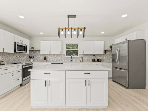 Spacious 4 Bedroom Family Retreat in the Heart of McKinney, TX