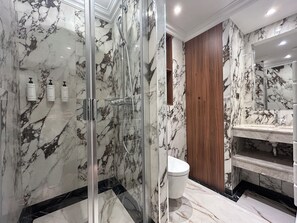 Apartment, Courtyard View | Bathroom | Shower, rainfall showerhead, eco-friendly toiletries, hair dryer - Merveil Luxury Suite - Wagram. (Paris)