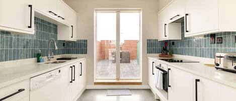 Fridge, microwave, oven, stovetop