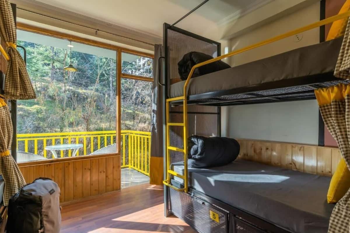 Sovsal - endast kvinnor - balkong - utsikt mot dalen (6 beds) | Gratis wi-fi