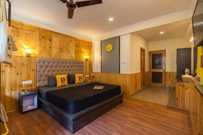 Standaard vierpersoonskamer | Geluiddichte muren, gratis wifi, beddengoed