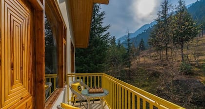 The Hosteller Manali, Old Manali