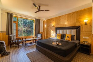 Kahden hengen deluxe-huone | Äänieristys, ilmainen Wi-Fi, vuodevaatteet