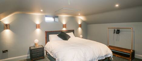 2 bedrooms, individually decorated, individually furnished, free WiFi