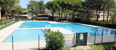 Appartement, 3 chambres, vue jardin | Piscine | Piscine extérieure