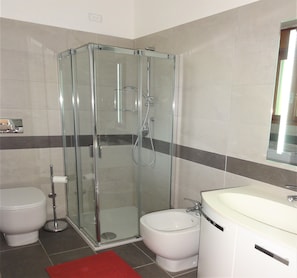 Apartament, 3 dormitoris, vistes al jardí | Bany
