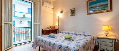 1 Schlafzimmer, Schreibtisch, Bügeleisen/Bügelbrett, WLAN