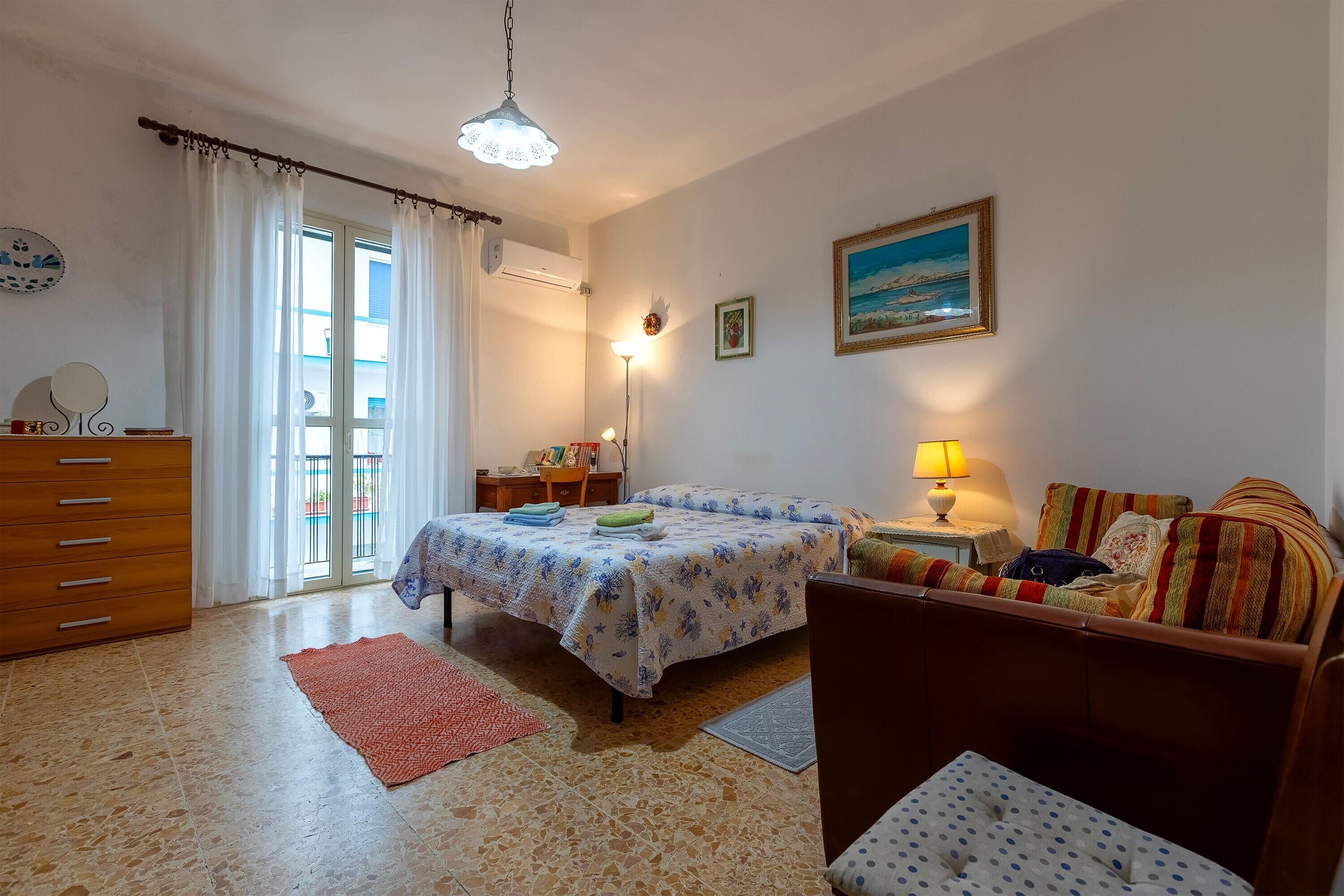 1 camera, ferro/asse da stiro, Wi-Fi, lenzuola