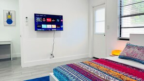 1 chambre, bureau, fer et planche à repasser, Wi-Fi