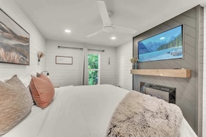 8 quartos, ferros/tábuas de passar roupa, Wi-Fi, roupa de cama