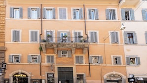 Front of property - Rental in Rome Corso View Apartment (Rome)