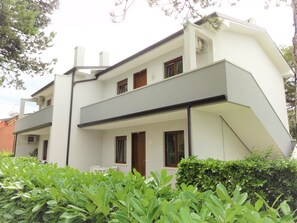 Exterior - Bright Flat in a Villa With Shared Pool (San Michele al Tagliamento)