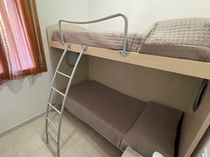 Apartment, 3 Bedrooms, Balcony, Garden View | 4 bilik tidur 