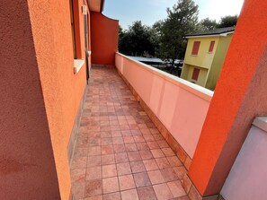 Balcony - Flat in a House With Shared Pool (San Michele al Tagliamento)