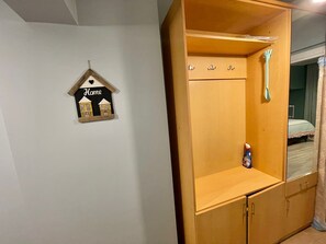 2 slaapkamers, een strijkplank/strijkijzer, wifi