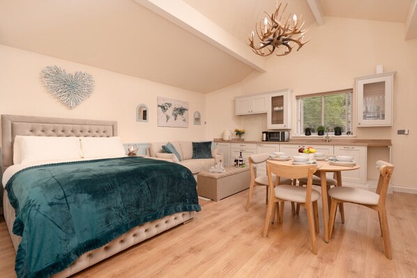 1 bedroom, desk, iron/ironing board, WiFi - Cosy Ribblesdale Cottage in Acres of Countryside (Chatburn)