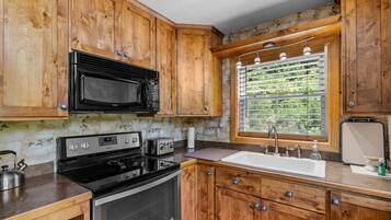 Réfrigérateur, micro-ondes, four, lave-vaisselle