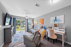 Smart TV, fireplace