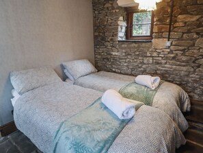 1 bedroom, individually decorated, individually furnished, free WiFi - Gwyn Studio (Aberdare)