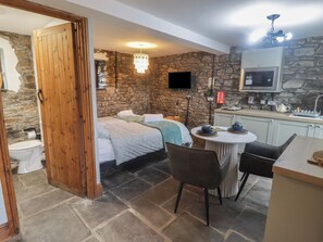 1 bedroom, individually decorated, individually furnished, free WiFi - Gwyn Studio (Aberdare)