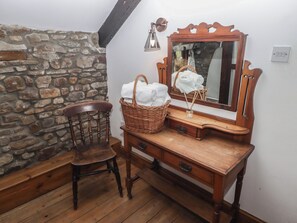 Interior - Arian (Aberdare)