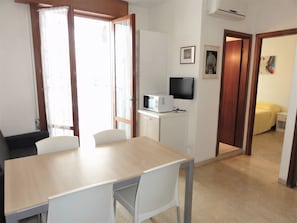 Appartamento, 1 camera da letto, balcone | 1 camera