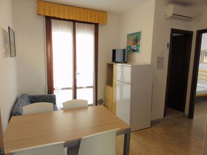 Apartment, 1 Schlafzimmer, Balkon | Wohnzimmer
