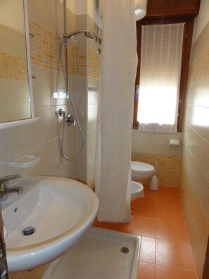 Apartment, 1 Schlafzimmer, Balkon | Badezimmer