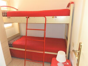 Villa, 3 slaapkamers, terras, uitzicht op tuin | 3 slaapkamers