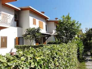 Apartamento, 2 quartos, varanda, vista para o jardim | Jardim