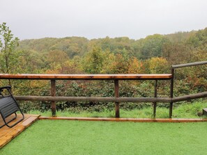 Property grounds - Cwtch Bach (Aberdare)