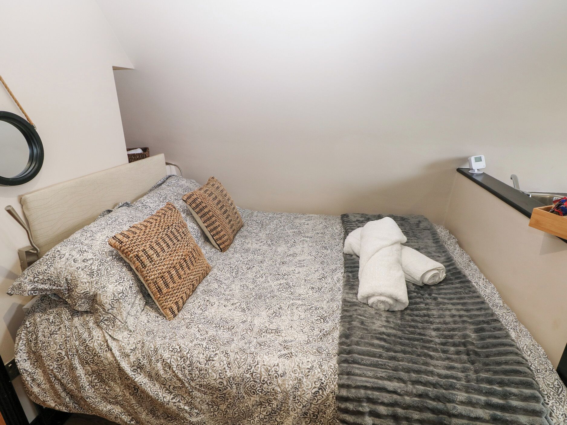 1 bedroom, individually decorated, individually furnished, free WiFi