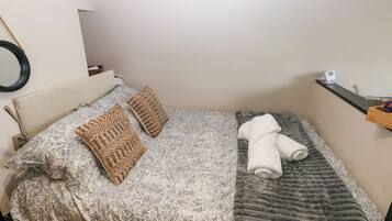 1 bedroom, individually decorated, individually furnished, free WiFi