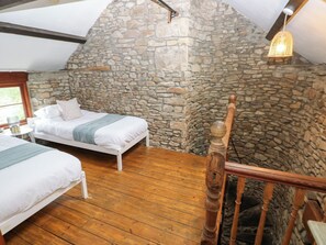 2 bedrooms, individually decorated, individually furnished, free WiFi
