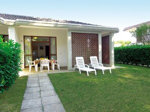 Terrace/patio - Semi-detached Villa in a Nice Area (San Michele al Tagliamento)