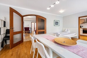 3 Schlafzimmer, Bügeleisen/Bügelbrett, WLAN, Bettwäsche