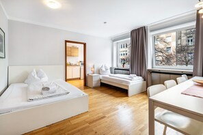 3 bedrooms, iron/ironing board, WiFi