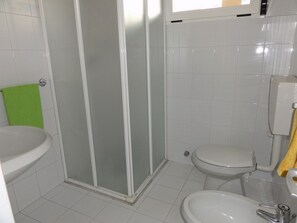 อพาร์ทเมนท์, 2 ห้องนอน, ระเบียง | ห้องน้ำ
