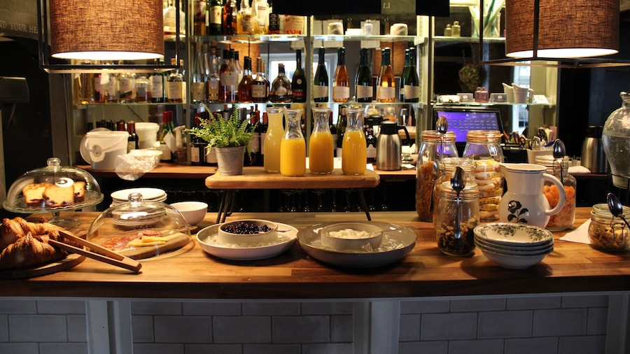 The Greyhound on the Test