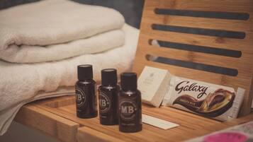 Classic King Room | Tabla de planchar con plancha y wifi gratis