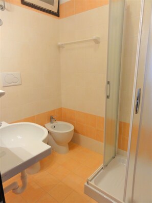 Apartamento, 2 habitaciones, terraza | Baño