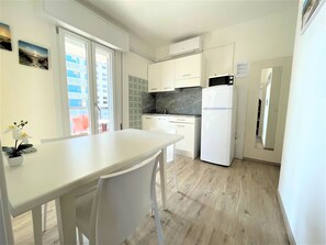 Apartment, 2 Schlafzimmer, Terrasse | Innenbereich