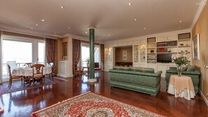 Apartment | Living area
