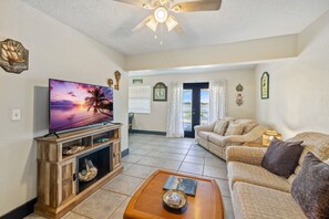 تلفزيون، كُتُب، مكتب